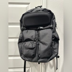 Black Lululemon Cruiser Backpack 23L (Great Condition!!)